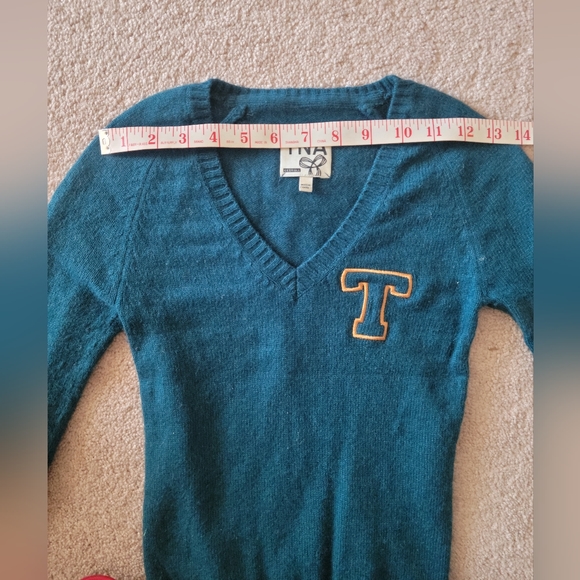 Aritzia TNA | Dark Teal V Neck Sweater - Size XXS - Picture 3 of 8